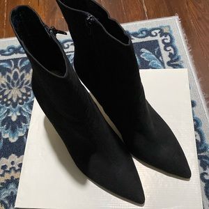 New in box 4 inch ankle Boots